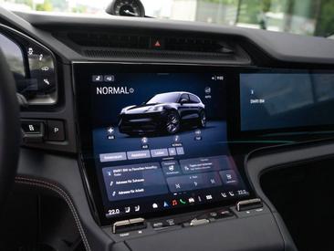 Porsche Cayenne E4 Turbo Electric — photo 31