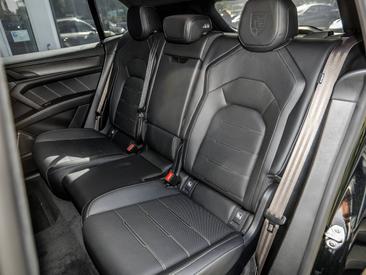 Porsche Cayenne E4 Turbo Electric — photo 13