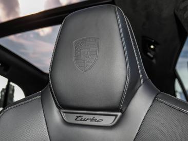 Porsche Cayenne E4 Turbo Electric — photo 16