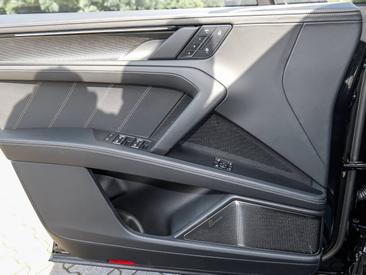 Porsche Cayenne E4 Turbo Electric — photo 22