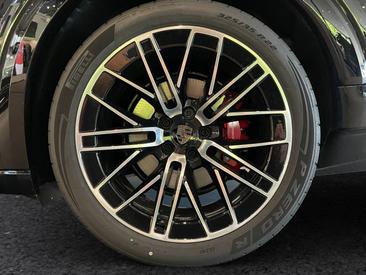 Porsche Cayenne E4 Turbo Electric — photo 14
