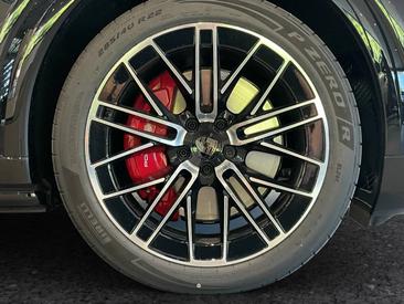 Porsche Cayenne E4 Turbo Electric — photo 16