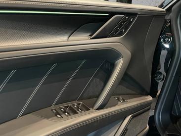 Porsche Cayenne E4 Turbo Electric — photo 28