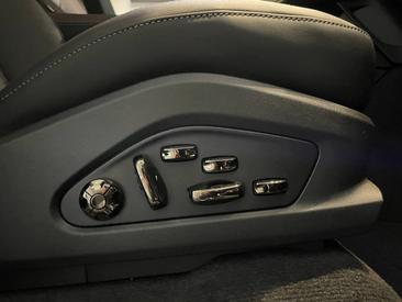 Porsche Cayenne E4 Turbo Electric — photo 33