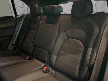 Porsche Cayenne E4 Turbo Electric — photo 35