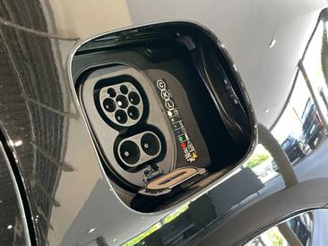 Porsche Cayenne E4 Turbo Electric — photo 42