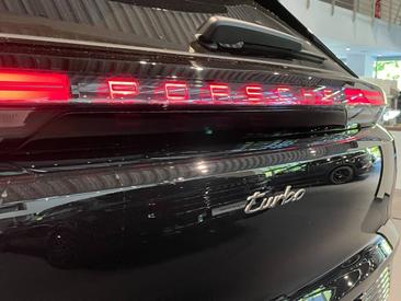 Porsche Cayenne E4 Turbo Electric — photo 45
