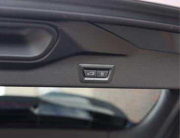 BMW X5 M-Performance 50e XDrive — photo 24