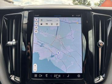 Volvo XC60 B4 Core — photo 13