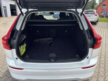 Volvo XC60 B4 Core — photo 16