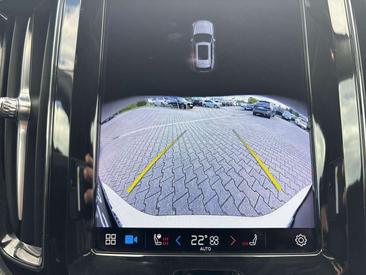Volvo XC60 B4 Core — photo 19