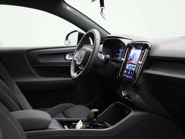 Volvo C40 Recharge Core — photo 32