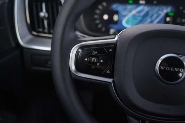 Volvo XC60 T6 Recharge Plus — photo 18