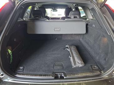 Volvo XC60 B4 R-Design — photo 14
