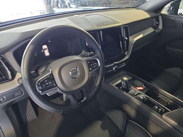 Volvo XC60 B4 R-Design — photo 21