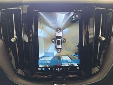 Volvo XC60 B4 R-Design — photo 24