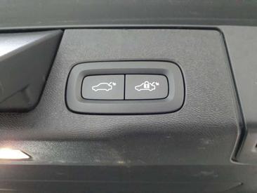 Volvo XC60 B4 Core — photo 10