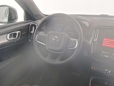 Volvo XC40 B3 Plus — photo 14