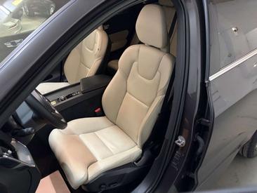 Volvo XC60 B4 Core — photo 11