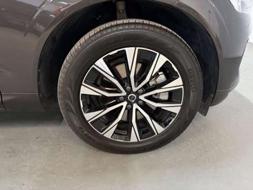 Volvo XC60 B4 Core — photo 31