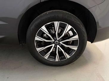 Volvo XC60 B4 Core — photo 35