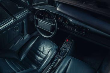 Porsche 964 CARRERA 4 — photo 25