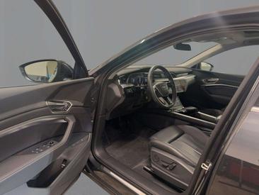 Audi Q8 E-tron Advanced 55 — photo 6