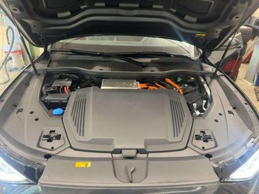 Audi Q8 E-tron Advanced 55 — photo 15