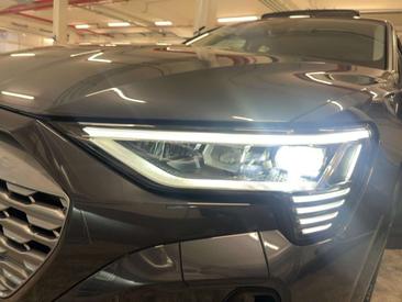 Audi Q8 E-tron Advanced 55 — photo 16
