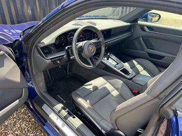 Porsche 911 Carrera 4S — photo 3