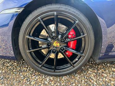 Porsche 911 Carrera 4S — photo 9