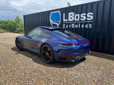 Porsche 911 Carrera 4S — photo 11
