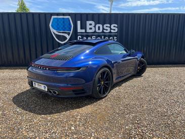 Porsche 911 Carrera 4S — photo 20