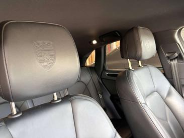 Porsche Macan S — photo 8