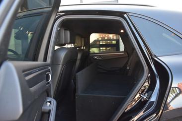 Porsche Macan — photo 11