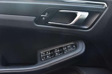 Porsche Macan — photo 14