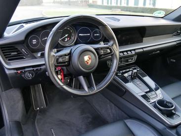 Porsche 992 I Carrera 4S — photo 9