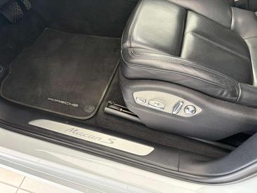 Porsche Macan S — photo 15