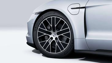 Porsche Taycan — photo 15