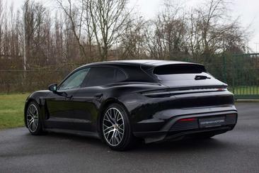Porsche Taycan 4S — photo 9