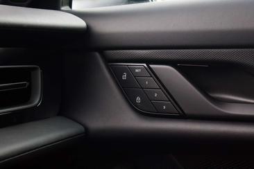 Porsche Taycan 4S — photo 18
