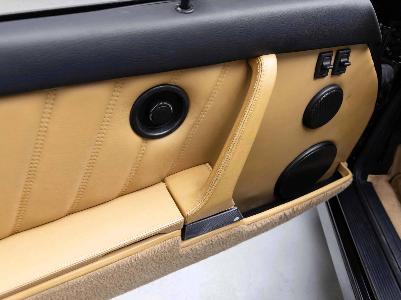 Porsche 964 Carrera 4 Cabriolet - 1991 - Joinsteer - #43