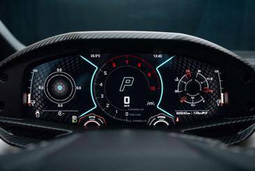 Lamborghini Revuelto — photo 25