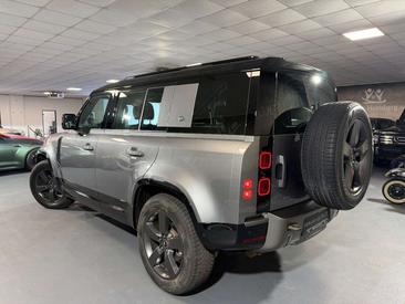 Land Rover Defender 110 D200 X-Dynamic SE Mi-Hy AWD CarPlay — photo 5