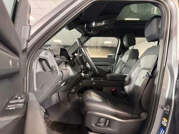 Land Rover Defender 110 D200 X-Dynamic SE Mi-Hy AWD CarPlay — photo 7