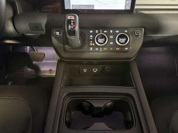 Land Rover Defender 110 D200 X-Dynamic SE Mi-Hy AWD CarPlay — photo 15