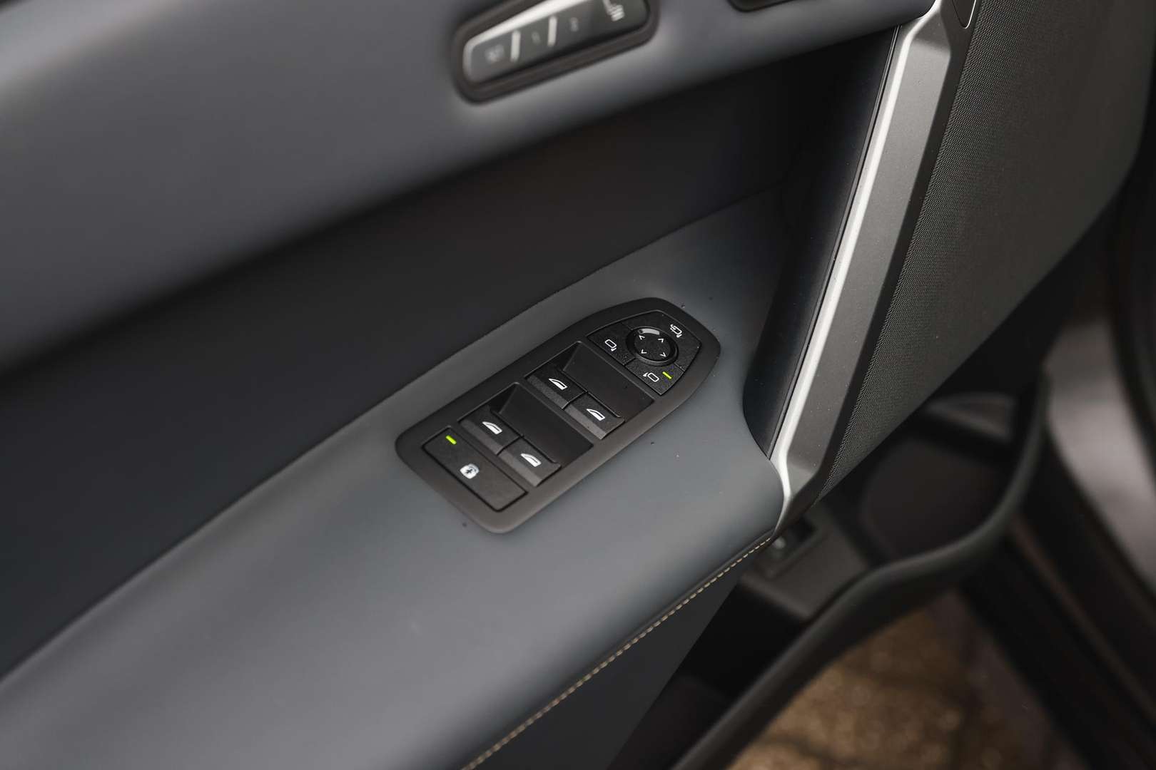 BMW IX High Executive XDrive40 - 2025 - Joinsteer - #11