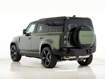 Land Rover Defender 110 D250 AWD Auto X-Dynamic SE — photo 3