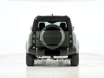 Land Rover Defender 110 D250 AWD Auto X-Dynamic SE — photo 4