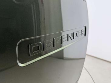 Land Rover Defender 110 D250 AWD Auto X-Dynamic SE — photo 14
